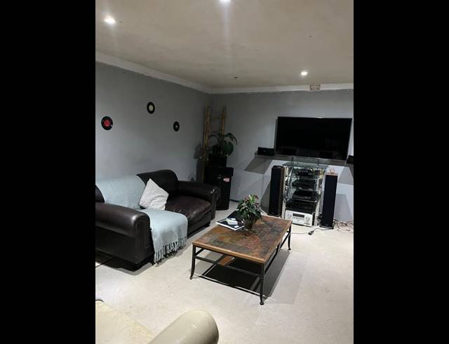 4 BEDROOM HOUSE FOR SALE IN UMGABABA